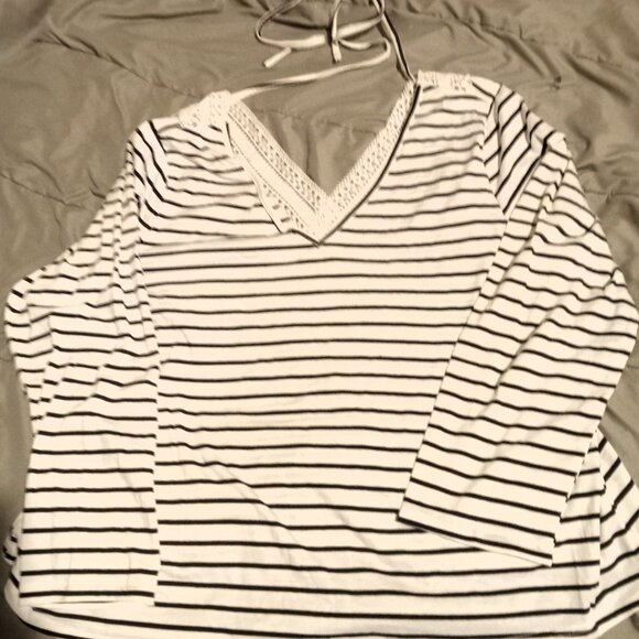 Shein Curve 4XL White / Navy Striped V-Neck 3/4 Sleeve Crochet Detail Halter Tie - Picture 1 of 6